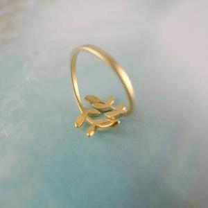 Leaf Ring In Gold