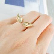 angel wing ring in gold