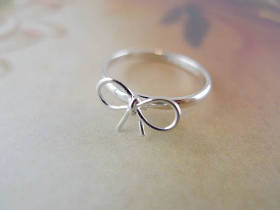 Bow Ring In Silver